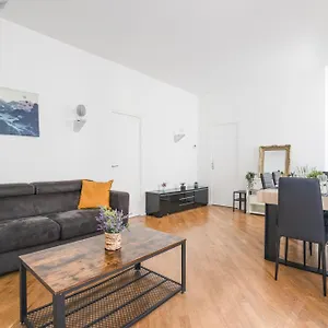 2 Bedroom Quartier Champs Elysees 3 Free Netflix Appartement Paris